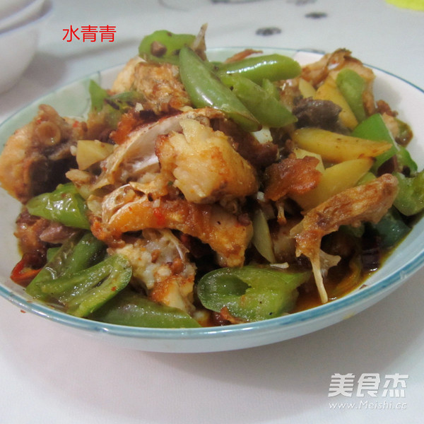 地瓜青椒煮鱼的做法步骤:13