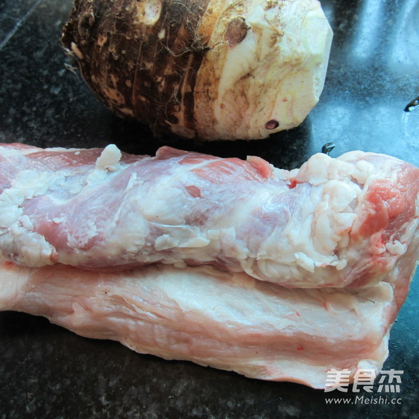 芋头东坡肉的做法步骤：1