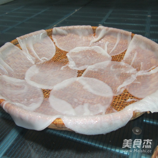 芹菜粉皮的做法步骤：1