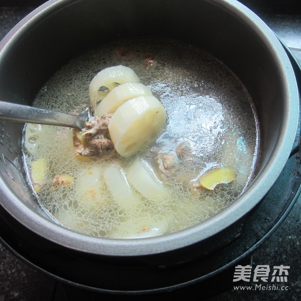 老鸭莲藕锅的做法步骤:6