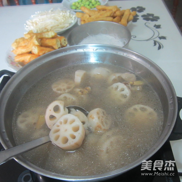 老鸭莲藕锅的做法步骤:9
