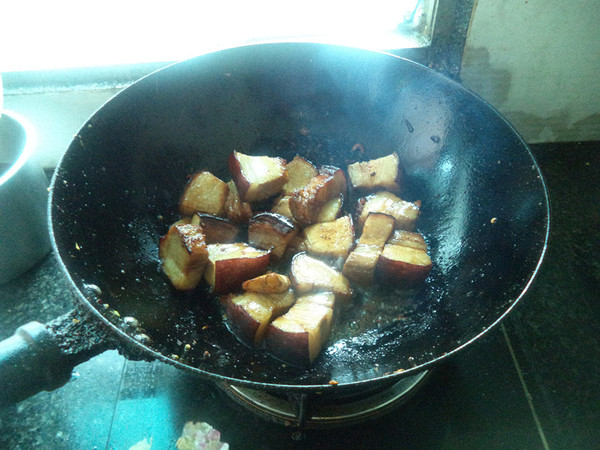 油豆腐焖东坡肉的做法步骤：5