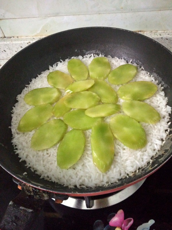 腊肠煲仔饭的做法步骤:8