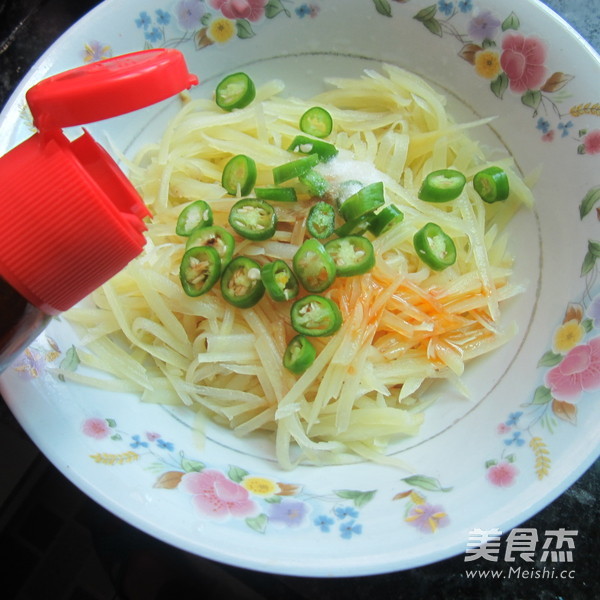 凉拌土豆丝的做法步骤:11