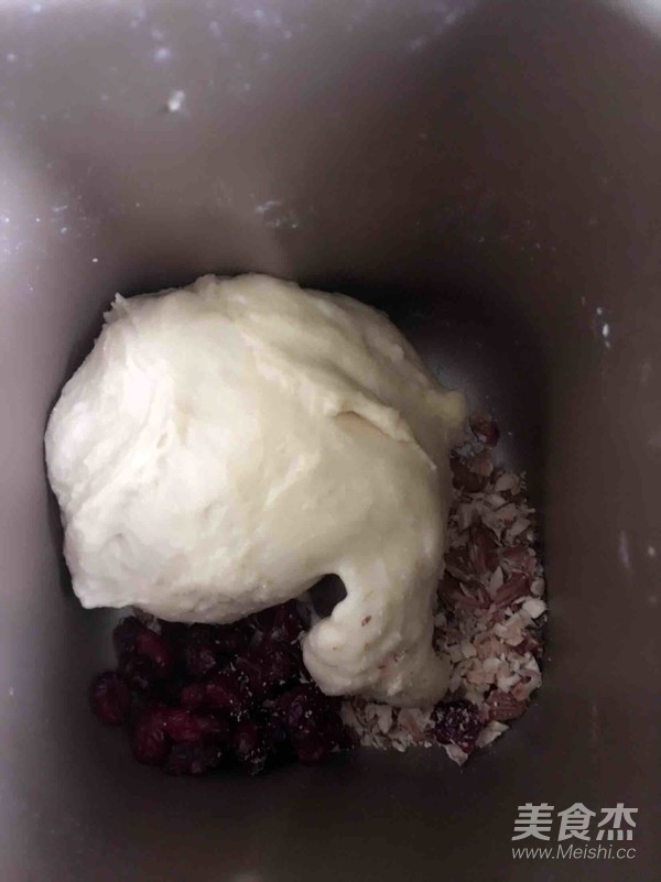 蔓越莓面包的做法步骤：5