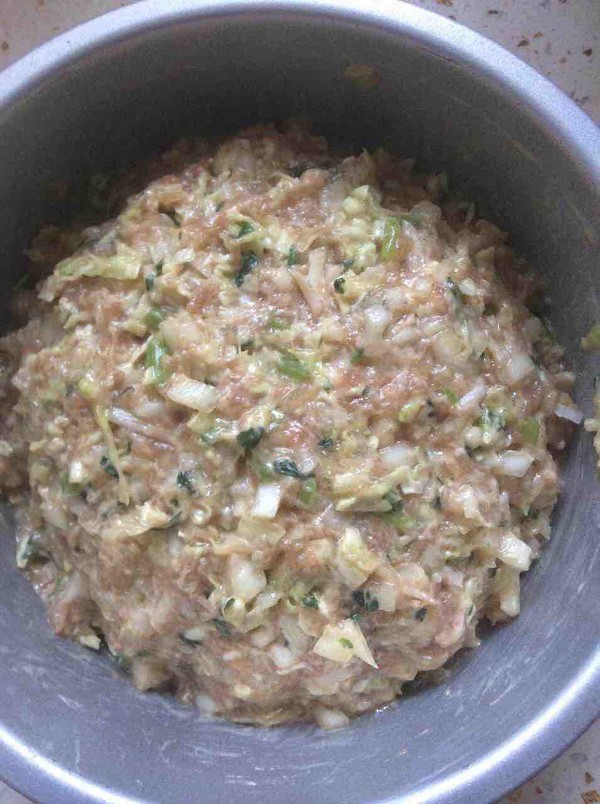 猪肉白菜小饼的做法步骤：3