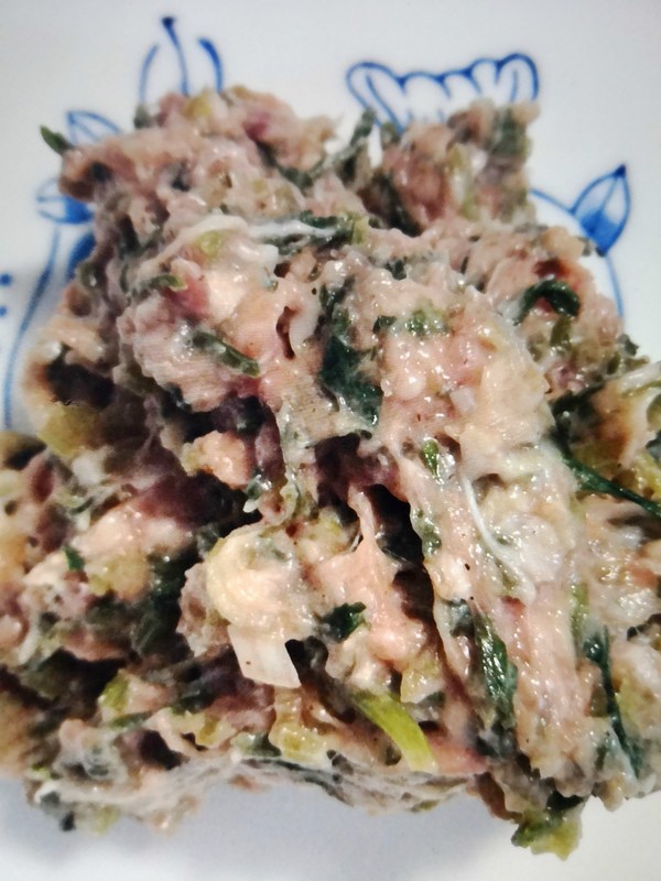 芹菜蒸饺的做法步骤：1