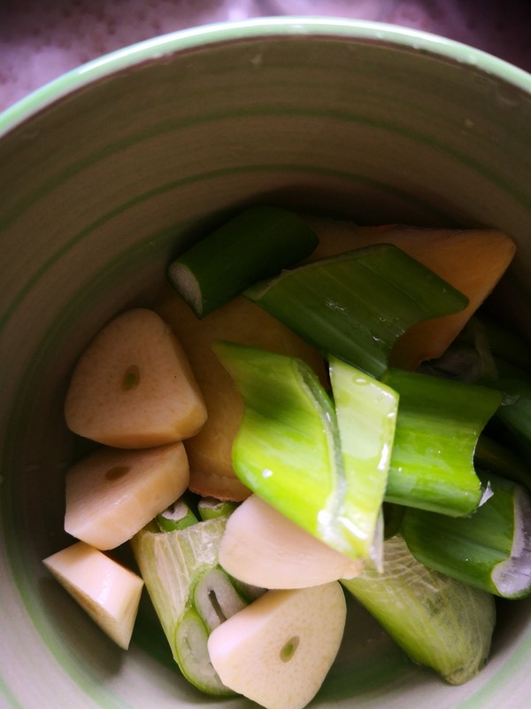五花肉烧豆角的做法步骤：3