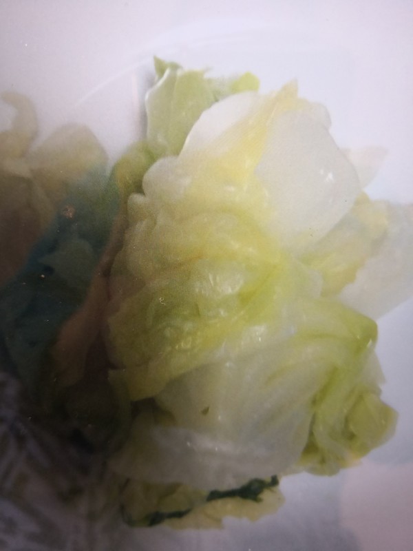 圆白菜拌素鸡的做法步骤：1