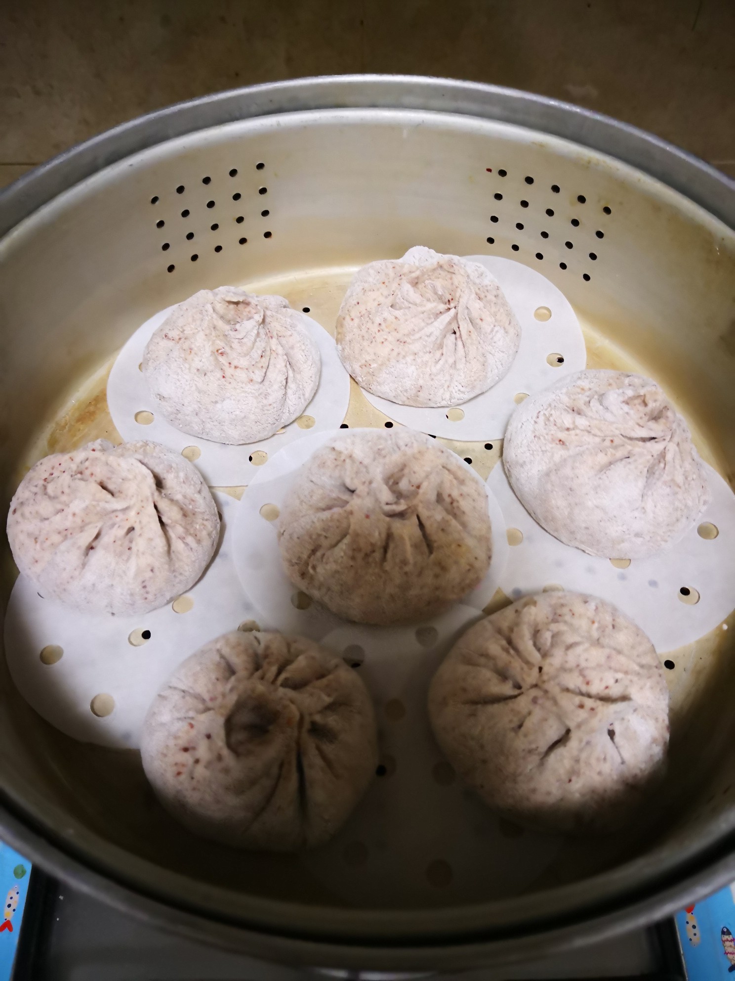 黑全麦肉包子的做法步骤：8