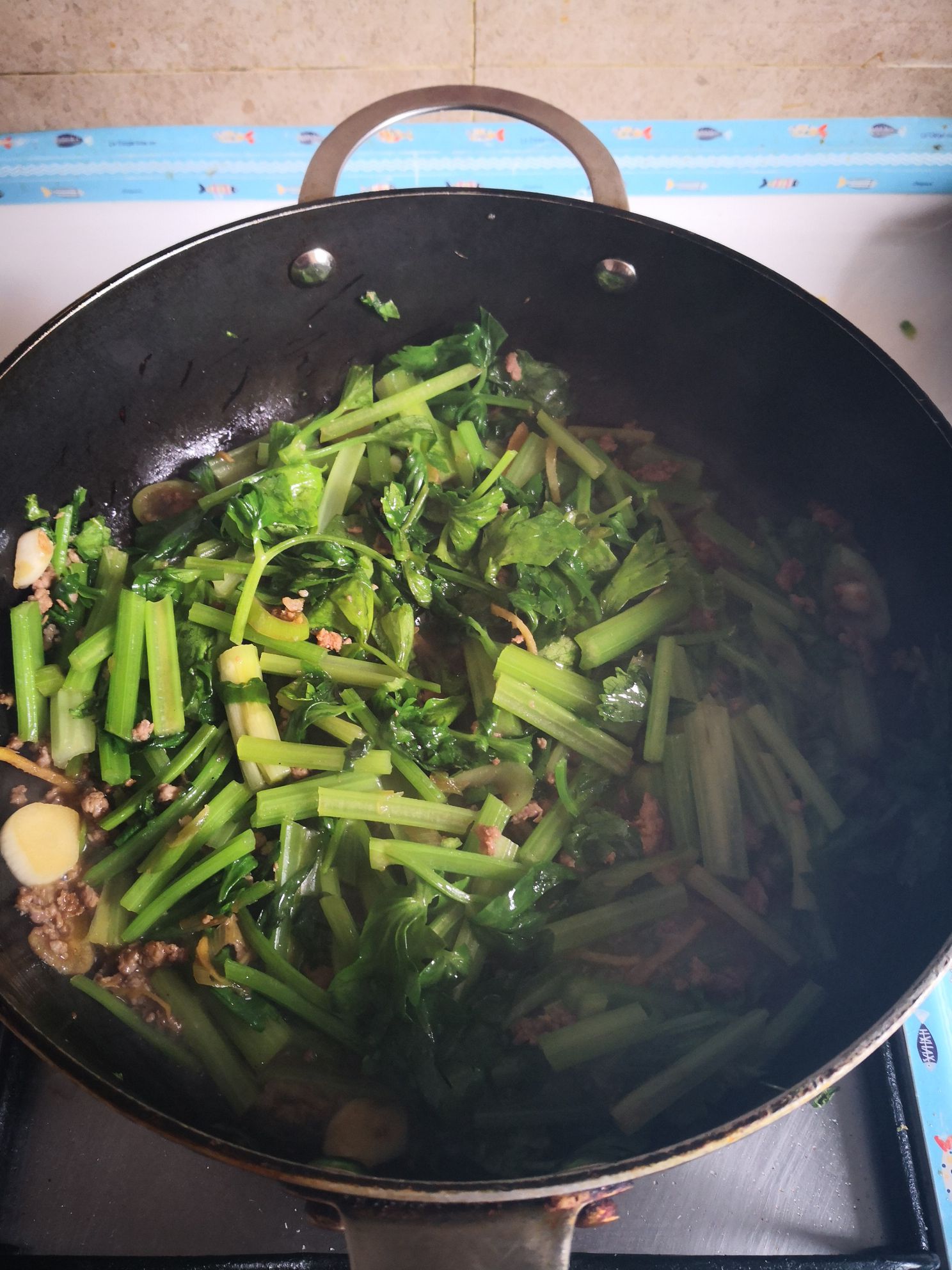 肉馅炒芹菜的做法步骤：6