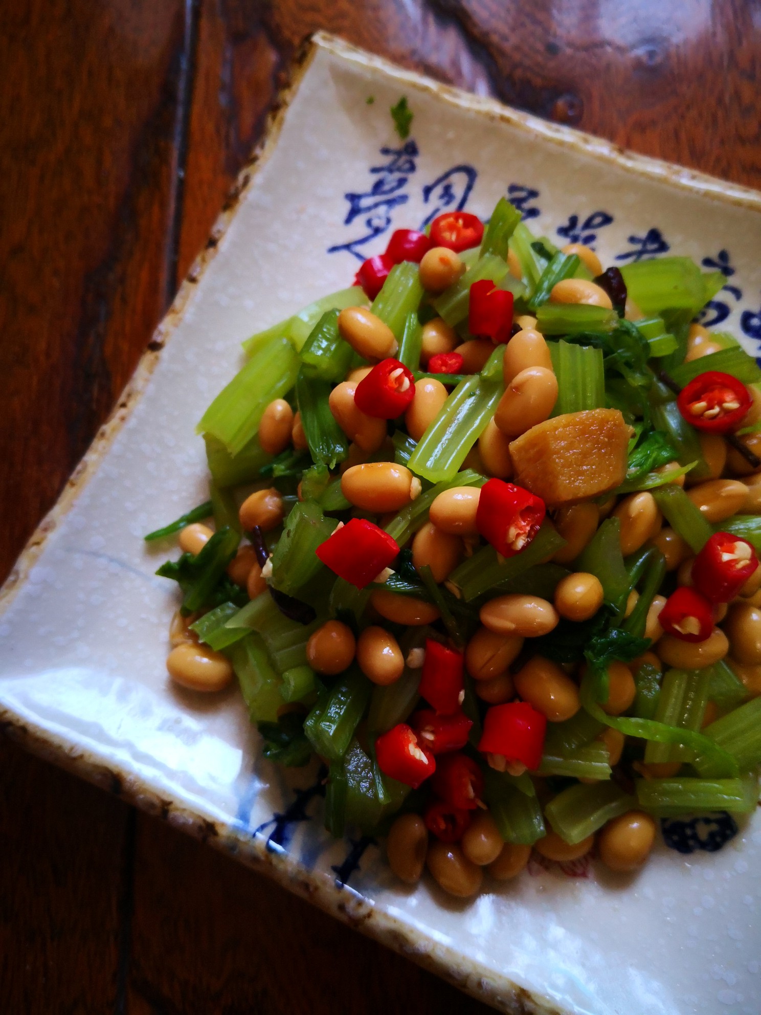 小米辣黄豆拌芹菜的做法步骤：14