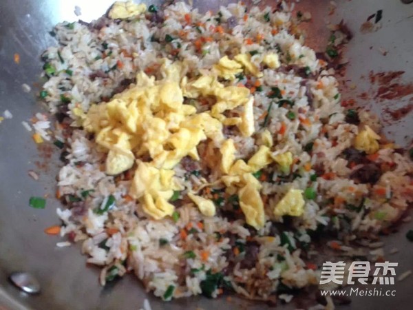 牛肉蛋炒饭的做法步骤:10