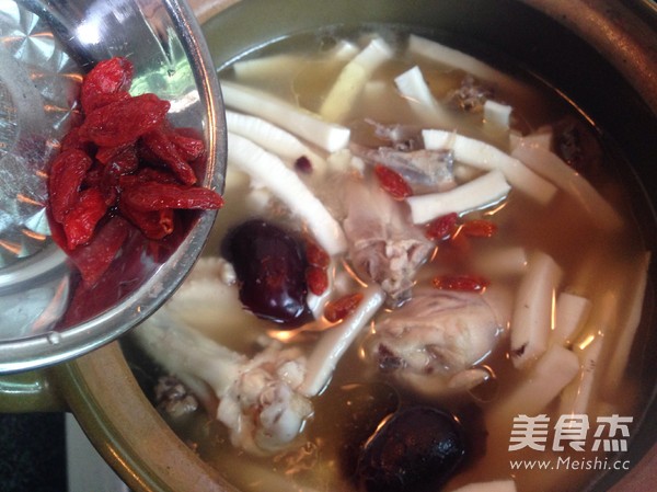 广东椰子鸡汤的做法步骤:13