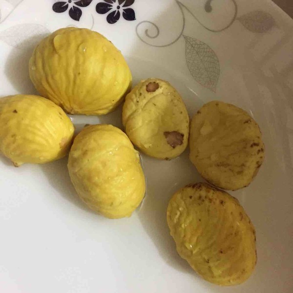 板栗玉米炒饭的做法步骤:2