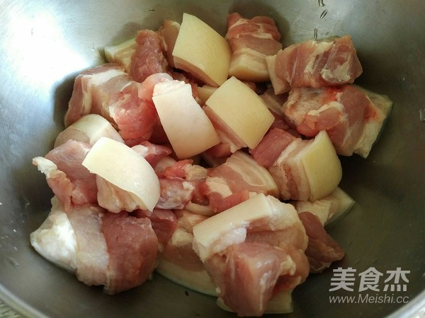 秘制红烧肉的做法步骤：1