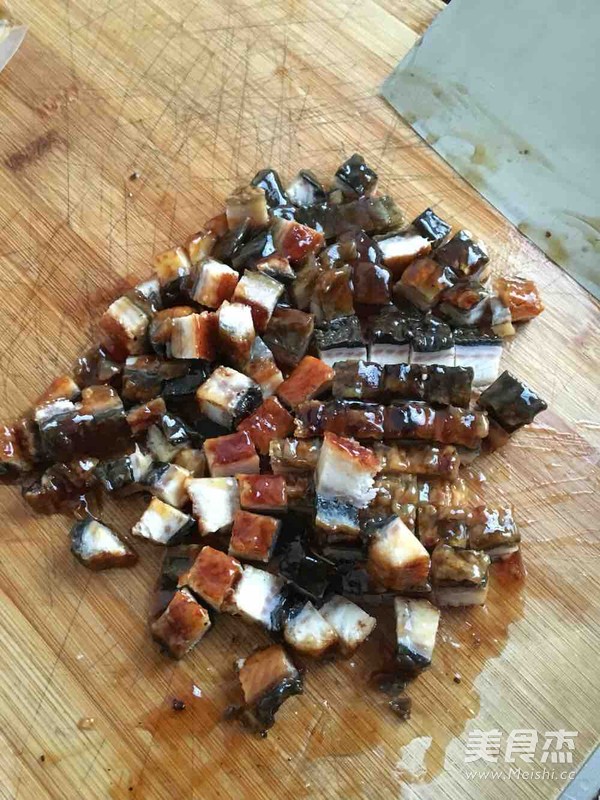 聪聪的鳗鱼炒饭的做法步骤:3