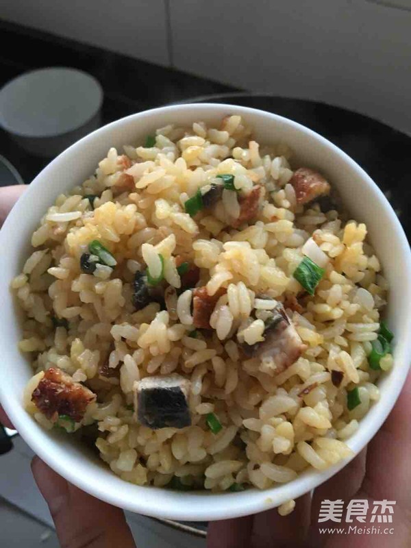 聪聪的鳗鱼炒饭的做法步骤:7
