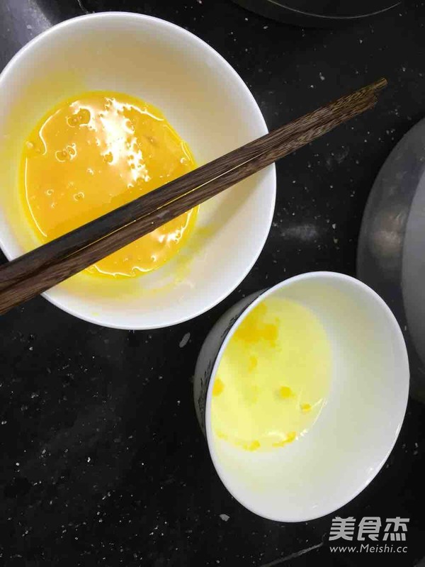 黄金培根蛋炒饭的做法步骤:2