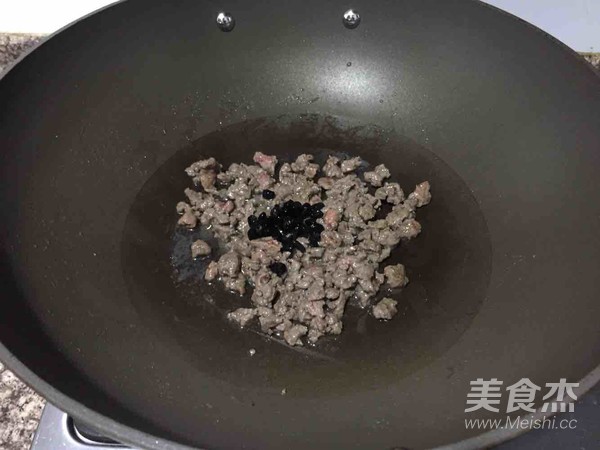 牛肉粒绢豆腐的做法步骤：6