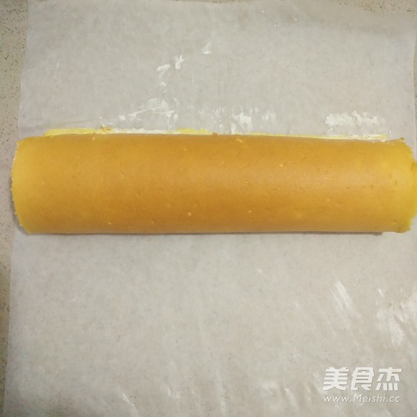原味奶油蛋糕卷的做法步骤:12