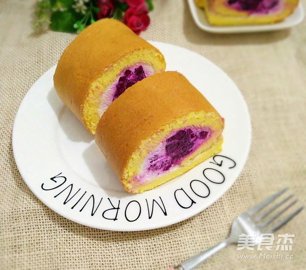火龙果奶油蛋糕卷的做法步骤：16