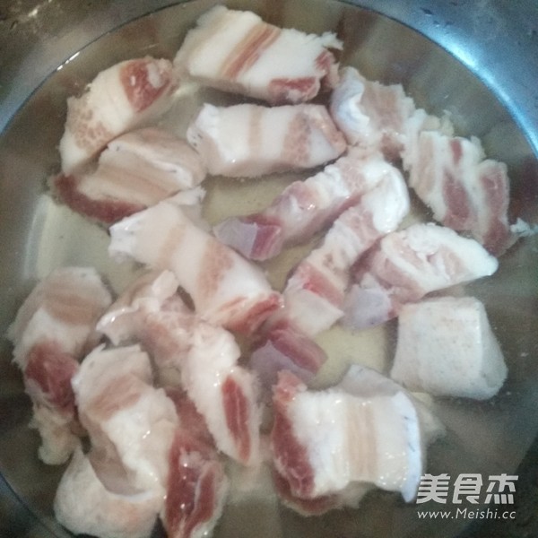 红烧五花肉的做法步骤:2