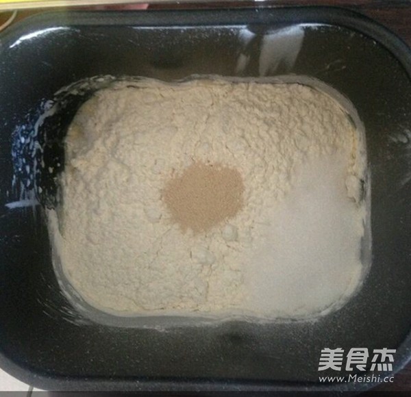 芝士火腿面包的做法步骤：1