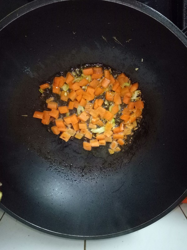 耗/酱油炒饭的做法步骤：3