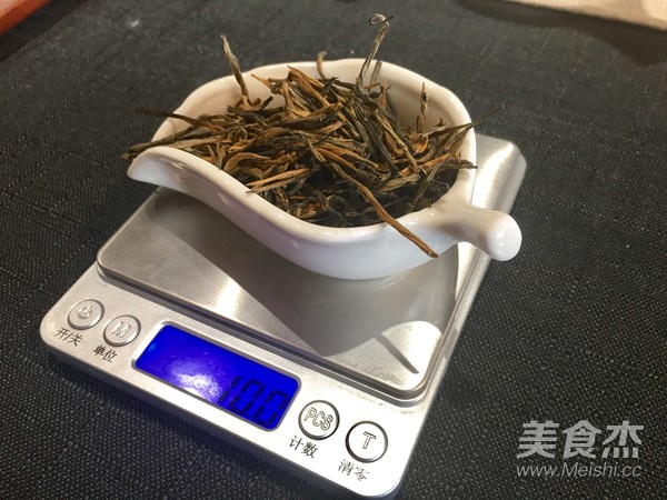 自制冰红茶，够爽的做法步骤：2