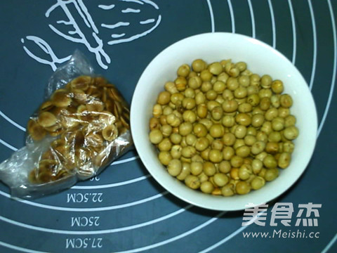 杏仁熟豆豆浆的做法步骤：1