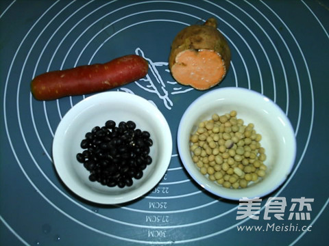 红薯胡萝卜二豆豆浆的做法步骤：1