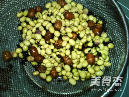 五行益寿豆浆的做法步骤:2