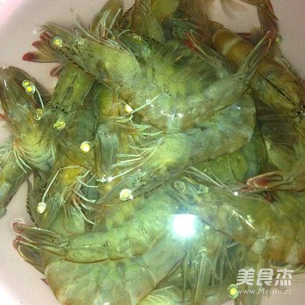 白灼虾的做法步骤:2