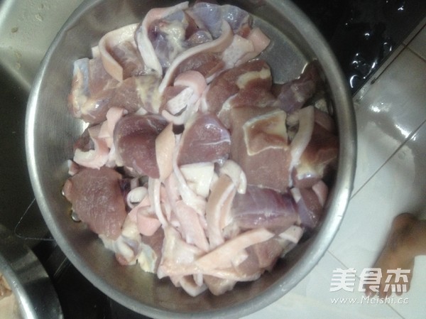 猪肚让肉的做法步骤：2