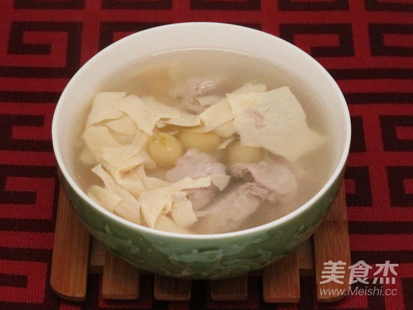 腐竹银杏瘦肉汤的做法步骤:4