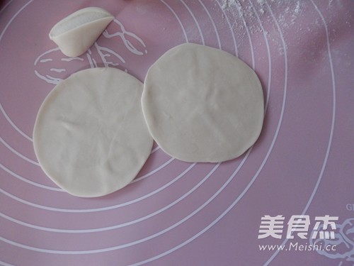 钟水饺的做法步骤:5
