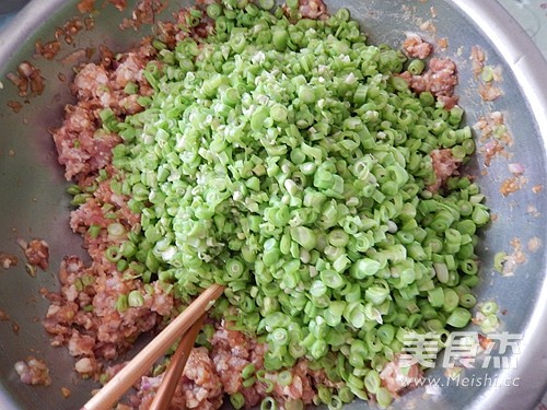 豆角肉末包子的做法步骤:8