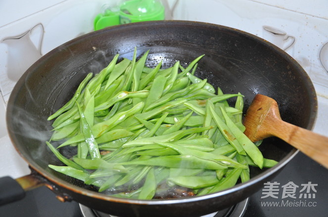 记忆的味道：豆角焖面的做法步骤：14