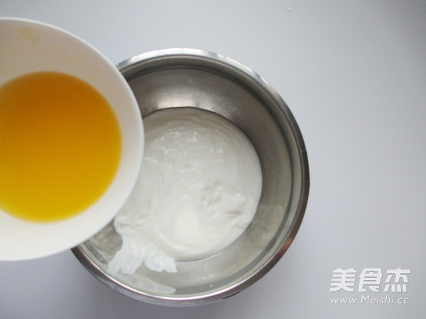 樱桃酸奶蛋糕的做法步骤:2