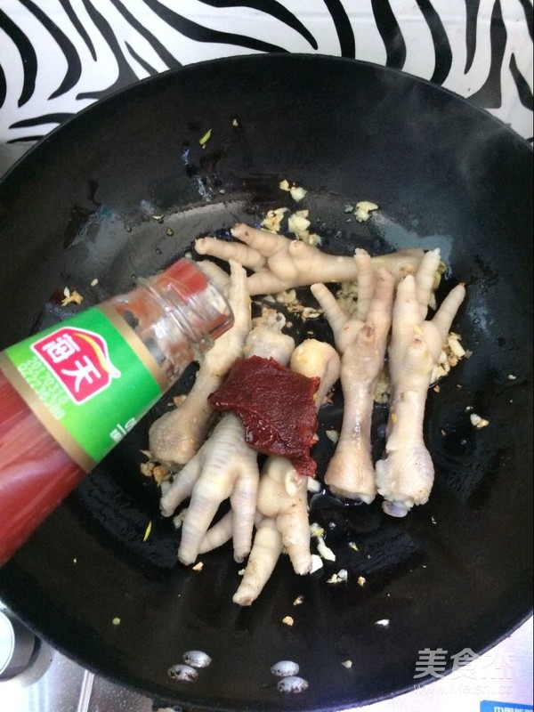 韩式辣鸡爪的做法步骤:11