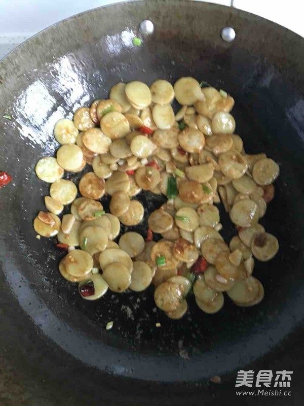 素炒豆饼的做法步骤：5