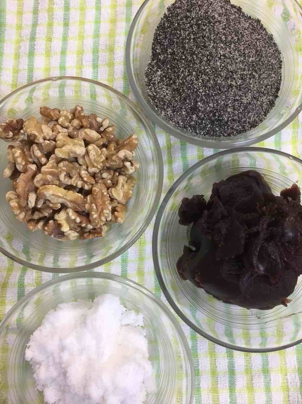 芝麻豆沙馅包子的做法步骤：1