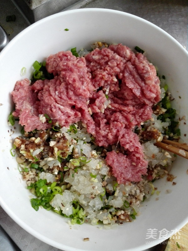 牛肉粉条香菇肉饼的做法步骤：7