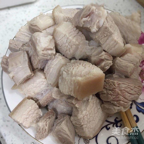 外婆红烧肉的做法步骤：1