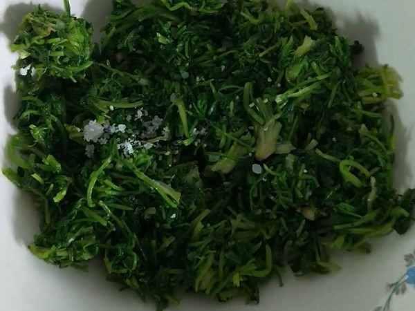鸡蛋干拌香菜的做法步骤：3