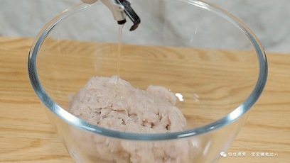 翡翠虾仁卷 宝宝辅食食谱的做法步骤:4