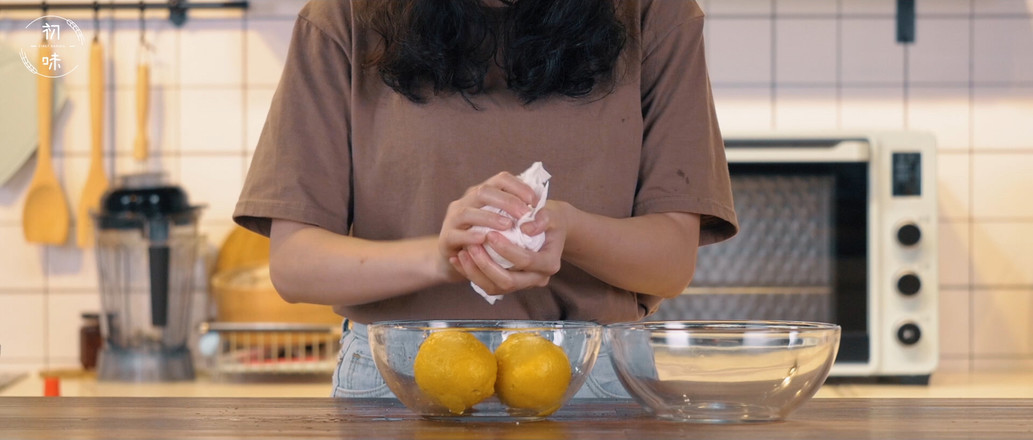 【初味日记】范爷同款百香果柠檬蜜的做法步骤：3