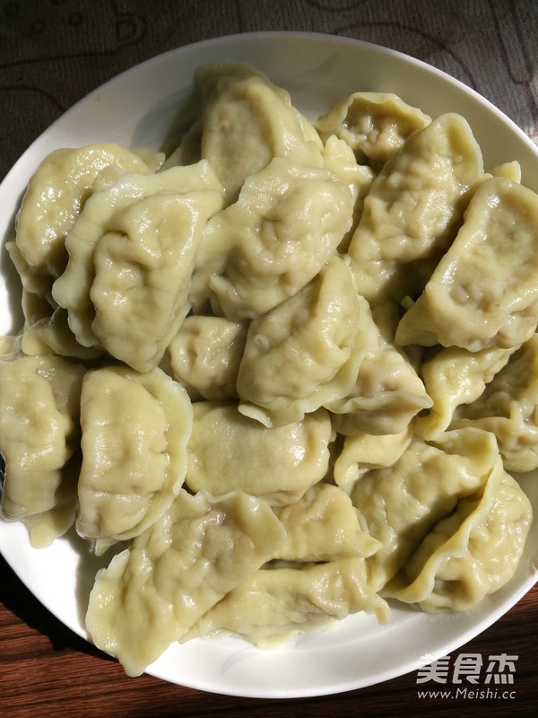 芹菜猪肉馅饺子的做法步骤:9