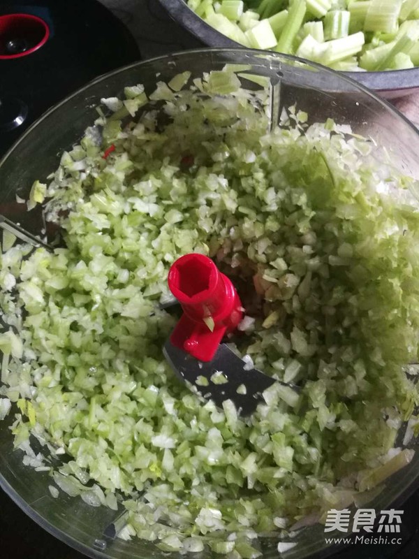 芹菜猪肉馅饺子的做法步骤:9